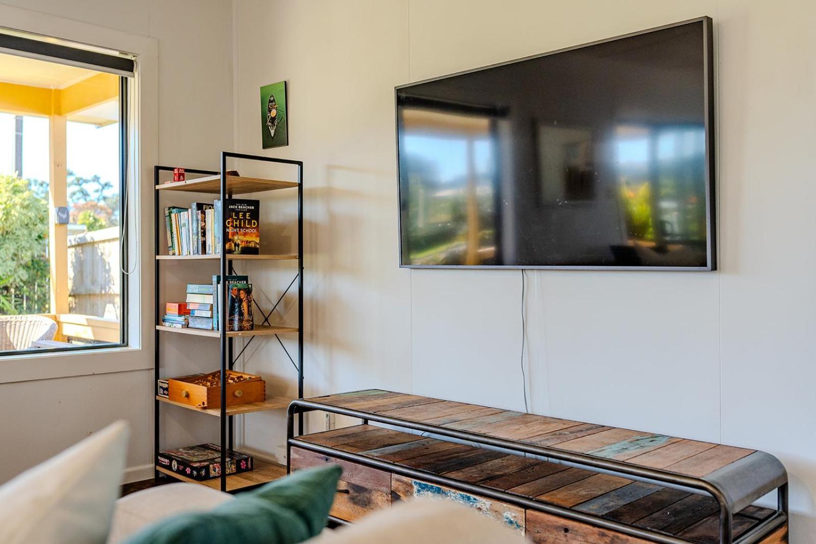 Fun Family Bach, Close To Beach And Shops! Waihi Luaran gambar