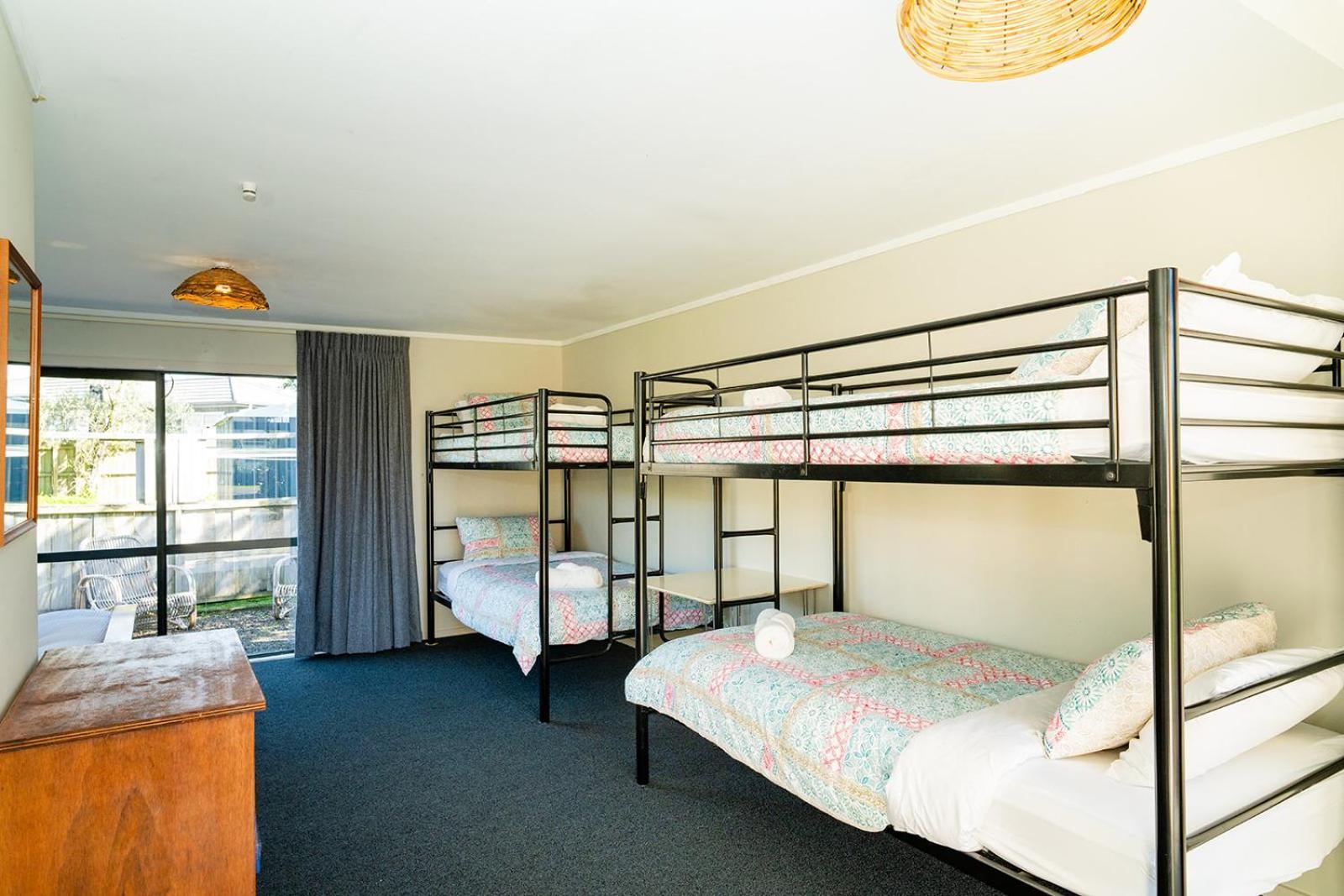 Fun Family Bach, Close To Beach And Shops! Waihi Luaran gambar