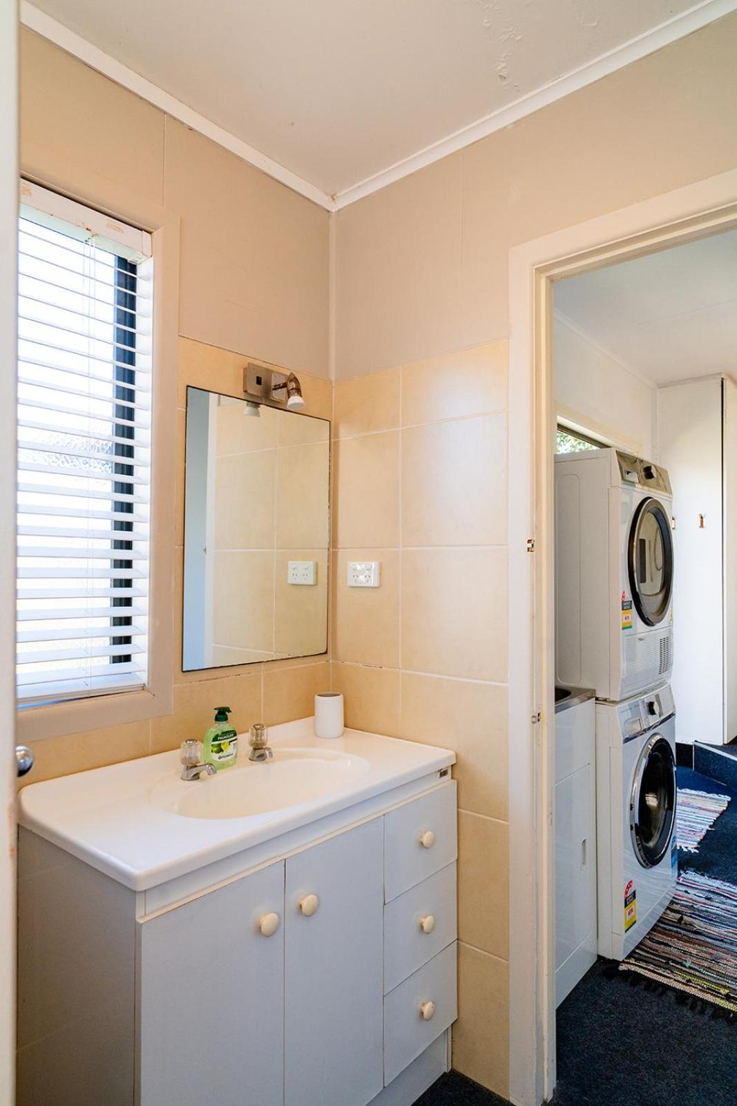 Fun Family Bach, Close To Beach And Shops! Waihi Luaran gambar