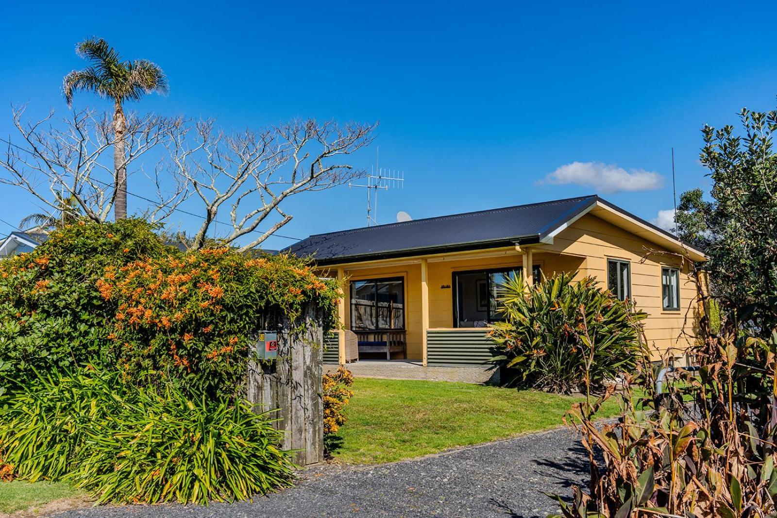 Fun Family Bach, Close To Beach And Shops! Waihi Luaran gambar